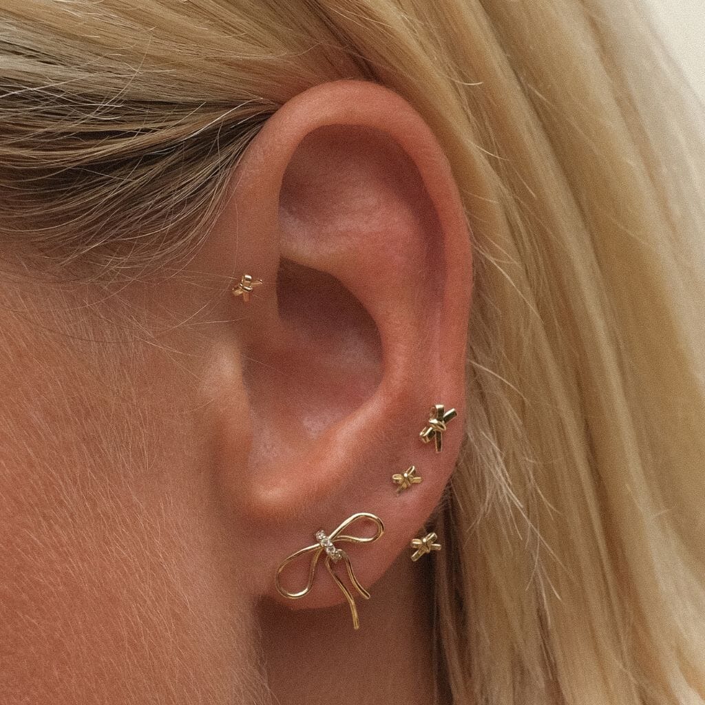Lars bow stud earrings