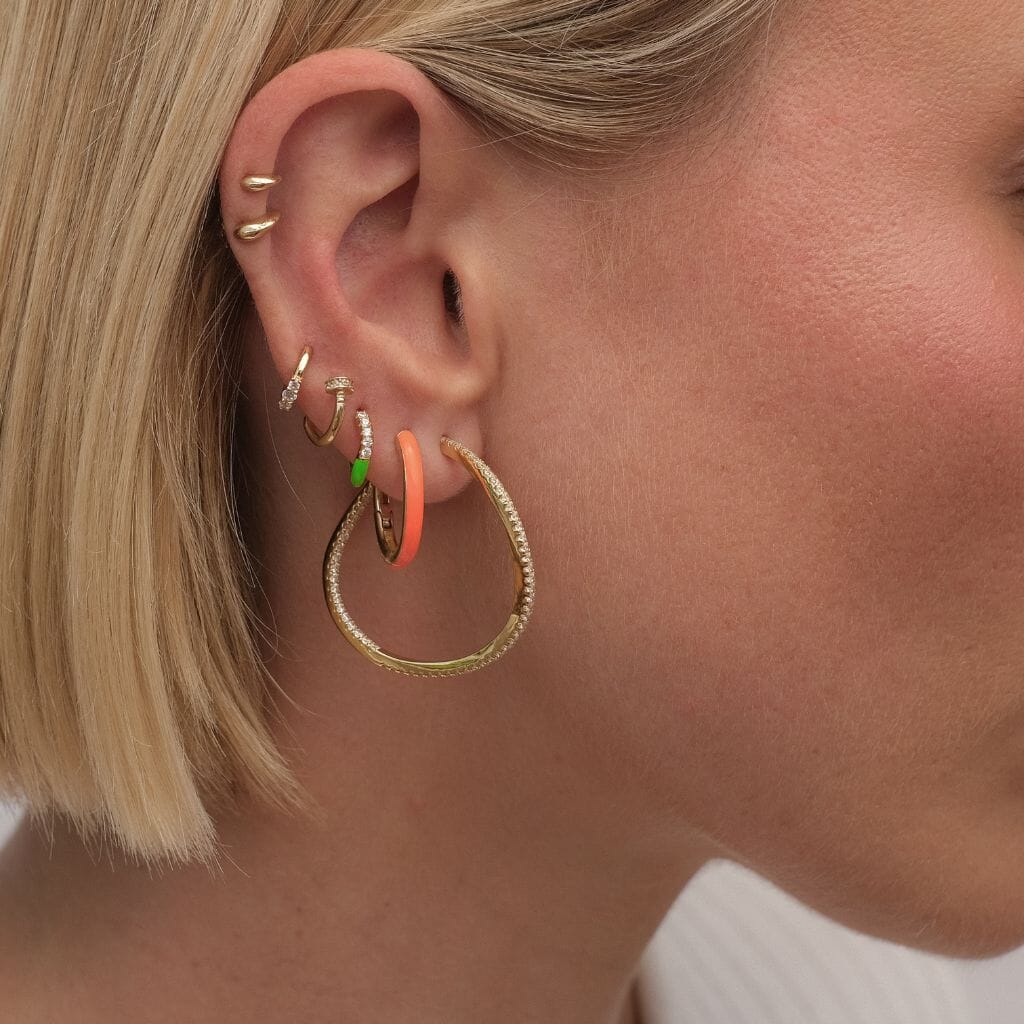 Tao wave maxi hoop earrings