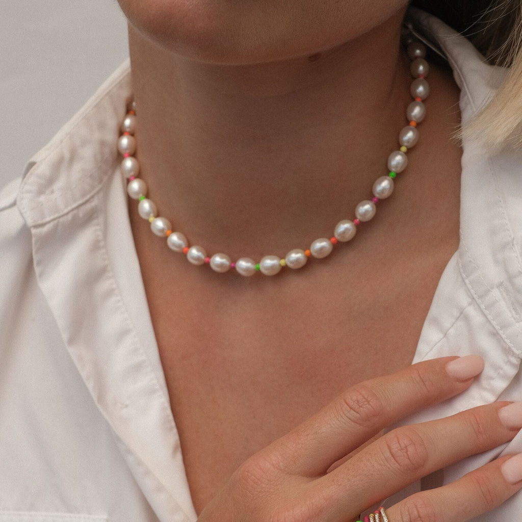 Kurt neon pearl necklace