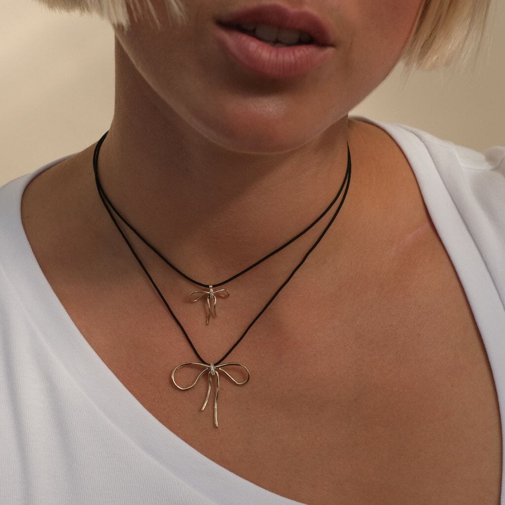 Robert bow necklace