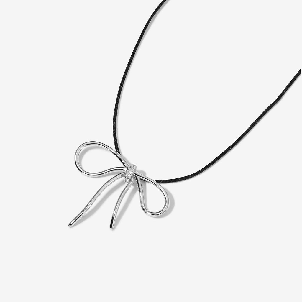 Kirt bow necklace