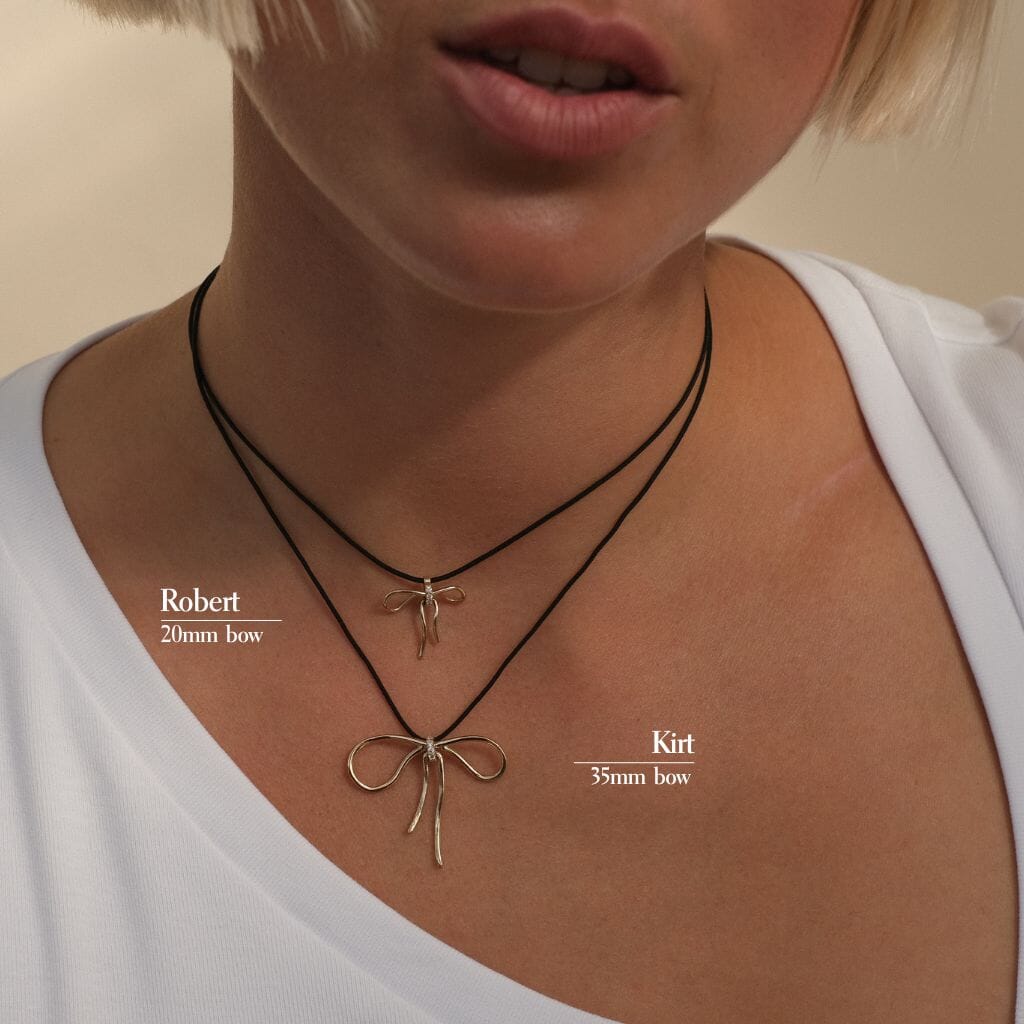 Robert bow necklace