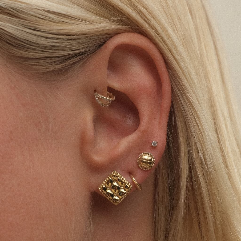Tony diamond quilted huggie earrings